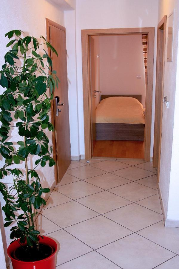 Apartments And Rooms By The Sea Tucepi, Makarska - 6058 Luaran gambar