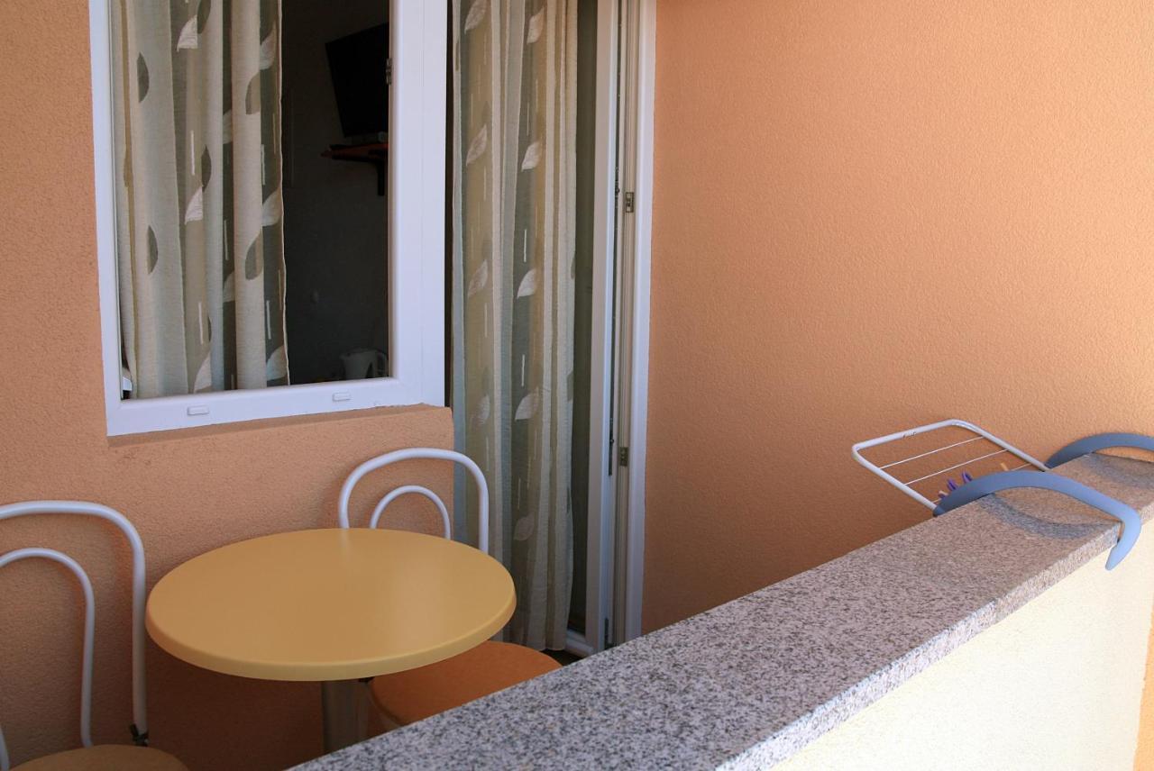 Apartments And Rooms By The Sea Tucepi, Makarska - 6058 Luaran gambar